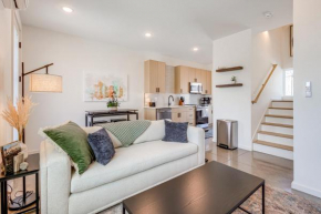 Less Than 2 Mi to Dtwn Modern Townhome in Knoxville